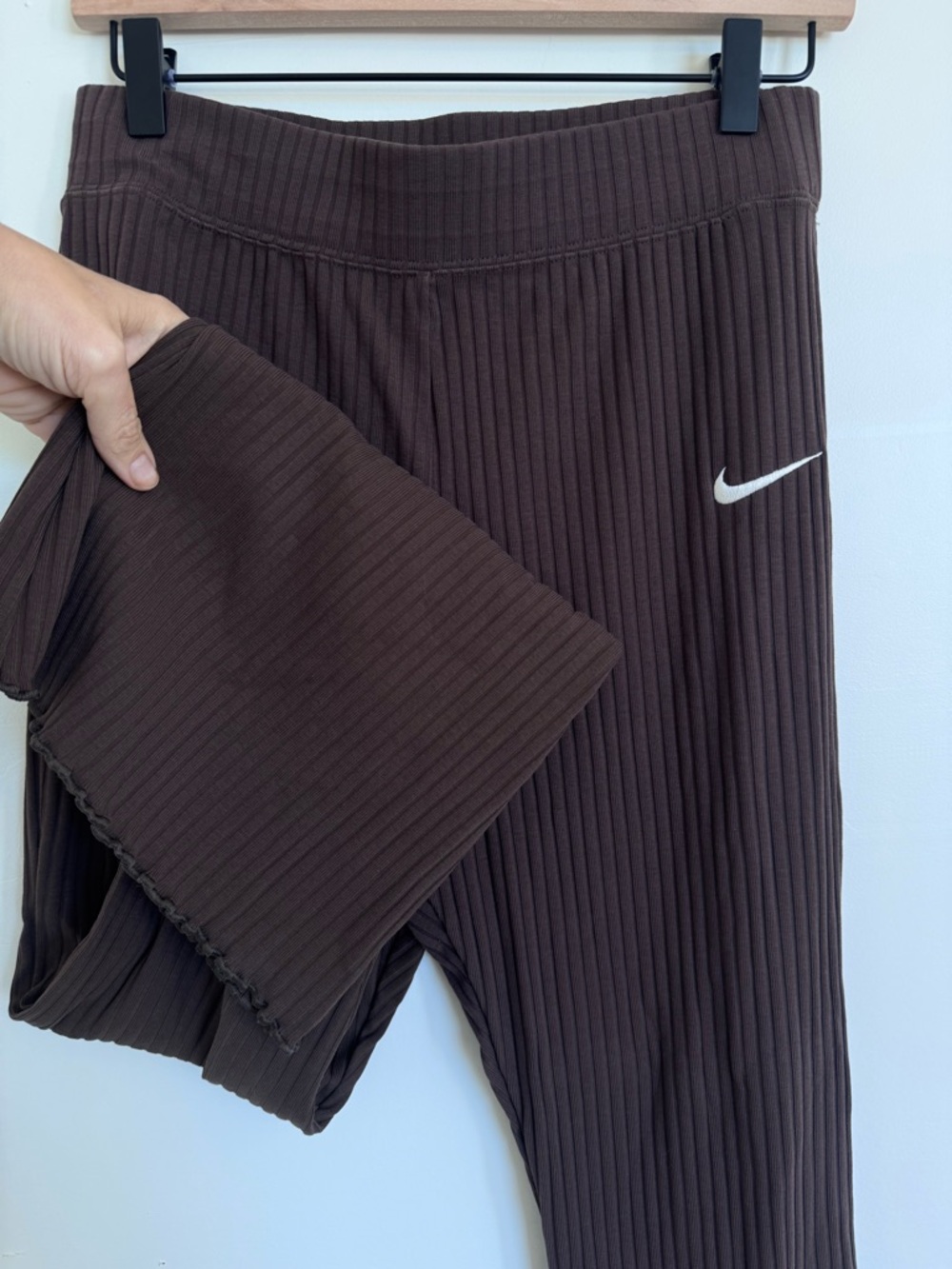 Nike Women's Brown Ribbed Boot-Cut Pants & Top *SET* - Picture 4 of 6